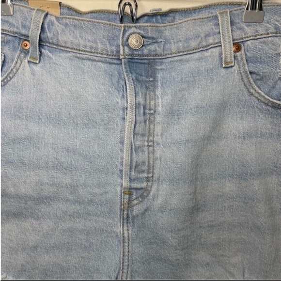 LEVI’S 501 NWT Original Distressed Denim Shorts size 20W - Picture 6 of 12
